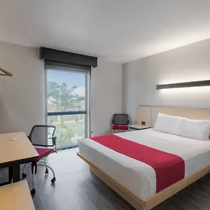 Отель Express By Marriott Guadalajara Aeropuerto